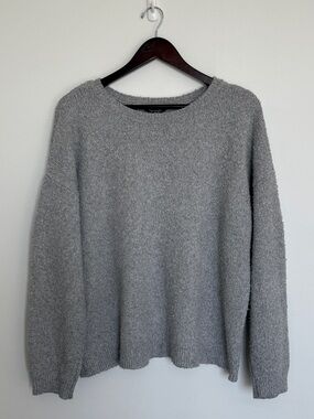 George Women's Crewneck Sweater in Heather Gray